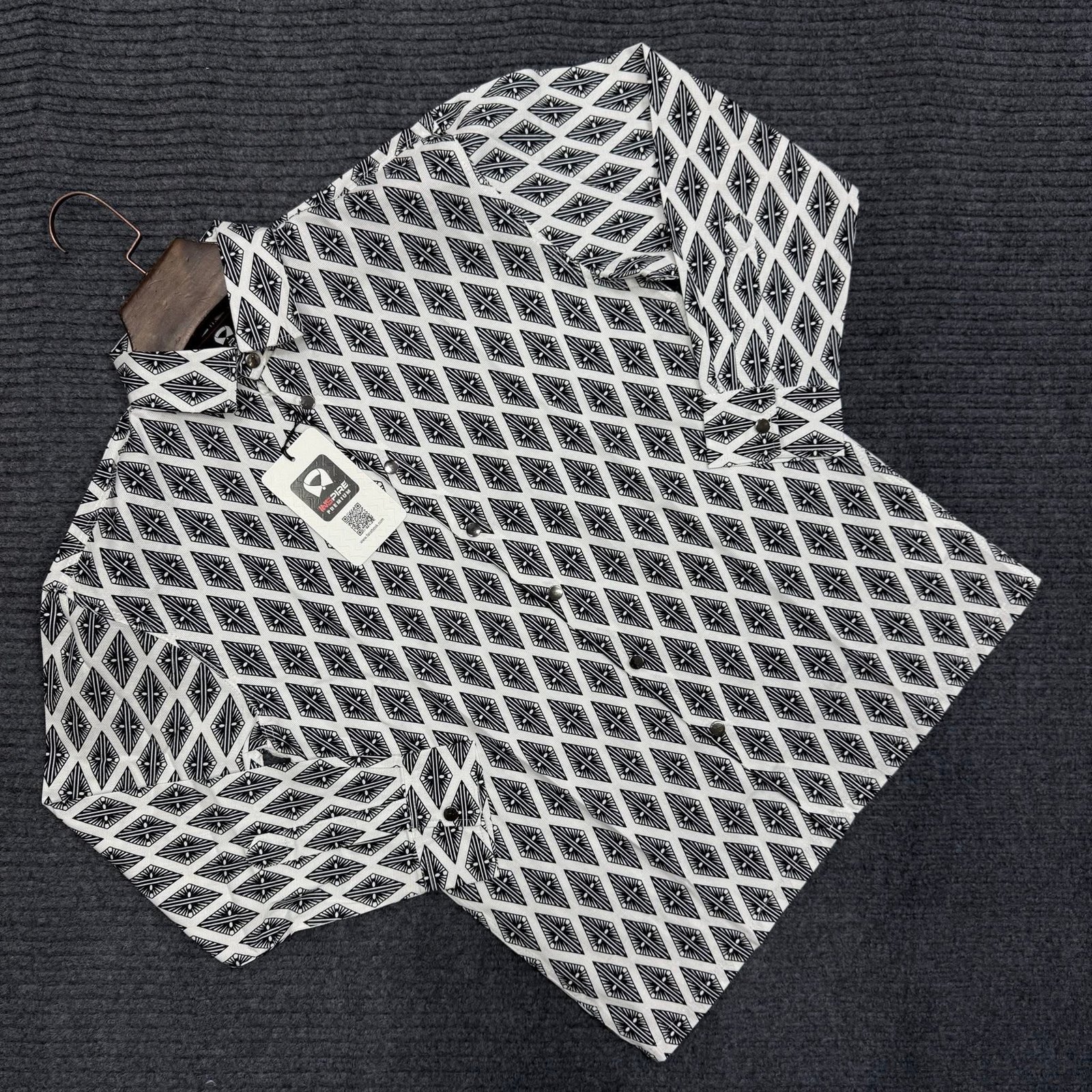 Shirt EID CAPSULE- FULL SLEEVE SHIRT UNIQUE PRINT Introducing HOGGARS Flow shirts: crafted from buttery smooth fabric that just flows beautifully. Get that effortlessly chic, drapey look that moves with you. Comfort never looked this good. Shop the Flow collection now! Retail and Wholesale Available 𝐏𝐫𝐨𝐝𝐮𝐜𝐭 𝐃𝐞𝐭𝐚𝐢𝐥𝐬: Exclusive Summer Wear from Hoggars Febrics: Poplin Shirting Febrics Sizes Available: M, L, XL #Hoggars #oversizedhalfshirt #menswear #summercollection